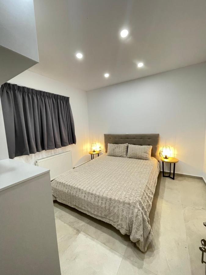 Central Luxury Apartment In Paralia Ofryniou Ofrínion Exterior foto